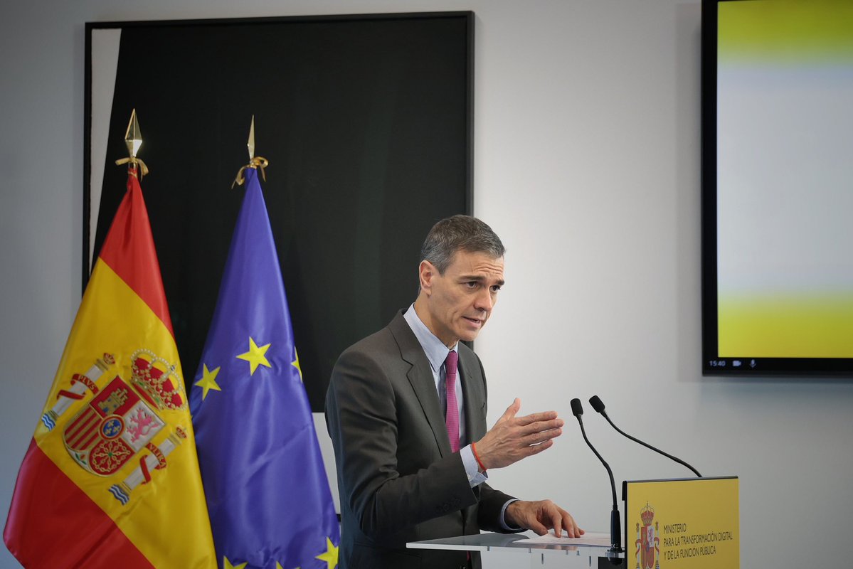 oscarlopeztwit's tweet image. Hoy cumplimos con los empleados públicos:

Firmamos con los sindicatos un acuerdo que asegura su poder adquisitivo: sus retribuciones se incrementarán un 11% entre 2025 y 2028.

Este gobierno apuesta siempre por reforzar nuestro Estado del Bienestar.