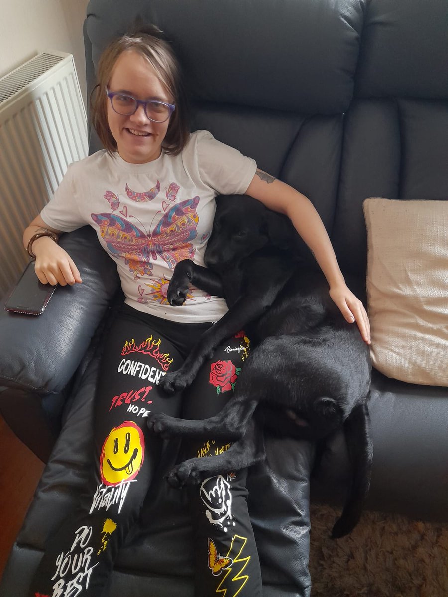 This morning, our little Slytherpup was very comfy. 🥰 I love Archie so much, I swear. 💚