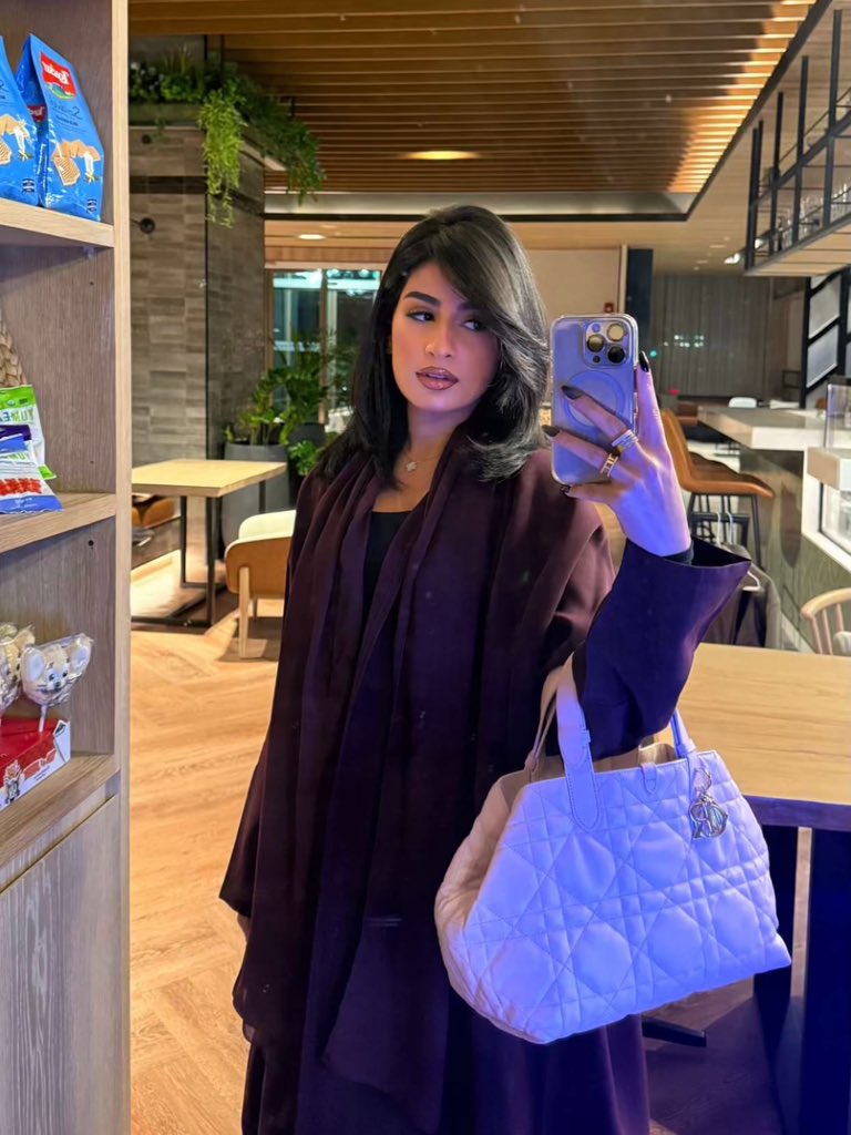 الشعر اليوم خيال😋