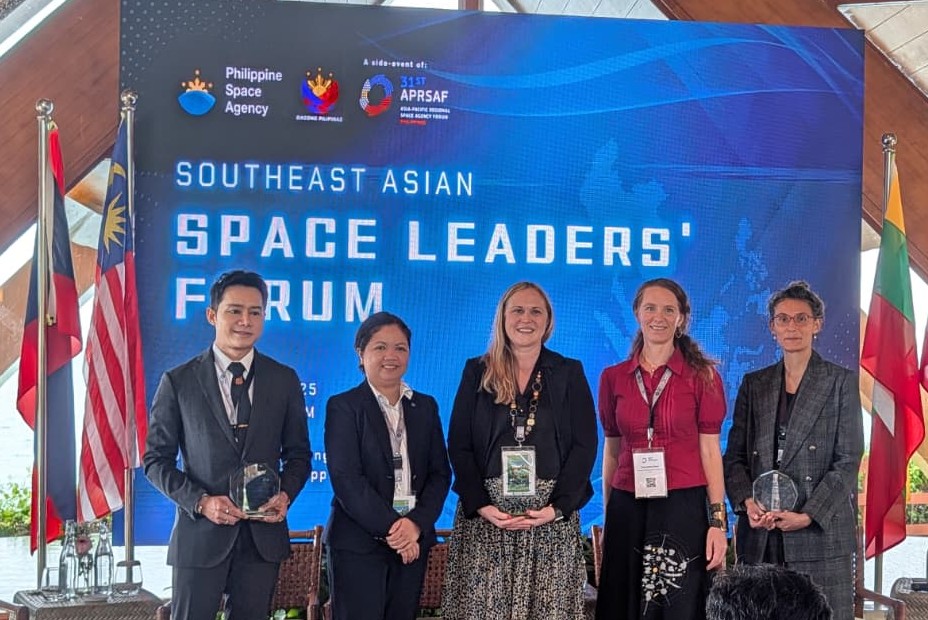 SWFoundation's tweet image. SWF thanks all who joined our APRSAF 2025 side event launching the 2nd Edition of the Handbook for New Actors in Space! Grateful to our speakers for advancing responsible and sustainable space operations. bit.ly/49wuPHb
 #APRSAF #SpaceSustainability