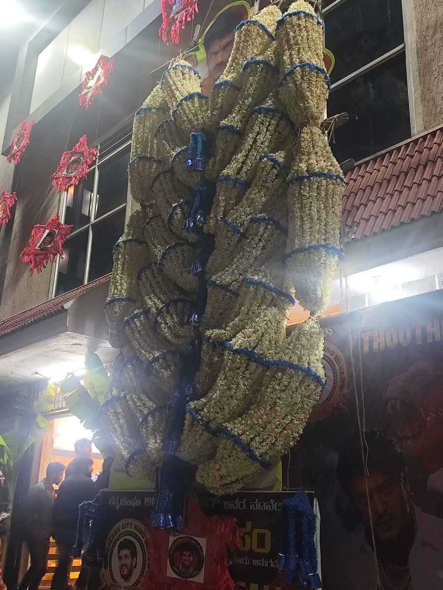 BangaloreMakers's tweet image. Garland Work Finished 
#AttagasamReRelease 
#AjithKumar #AjithkumarRacing 
#Ak64