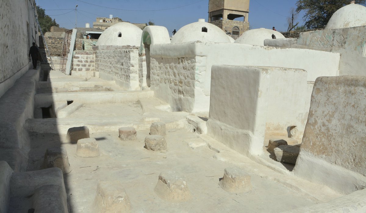 مكتب هيئة الأوقاف بتعز.. جهود استثنائية في ترميم جامع الجند التاريخي إلى مألقه الإسلامي ومعالمه الأصيلة

استطلاع: هيثم اليوسفي

💢 مكتـب الإعــلام م/تعـــز

الخميس، 07 جمادى الآخرة 1447هـ الموافق، 27 نوفمبر 2025م 

تتواصل أعمال ترميم وتأهيل وصيانة جامع الجند التاريخي الذي بناه