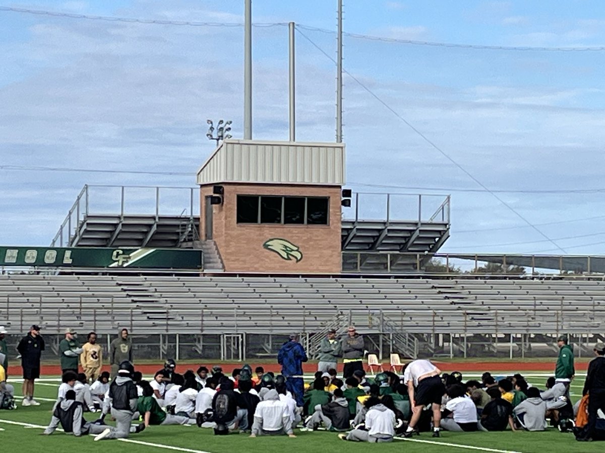 SMarshall2632's tweet image. It’s a blessing to be able to practice on Thanksgiving!
🦃 Congratulations and thumbs way up to @cyfallsfb players, coaching staff, and parents!
6A Div. I Regional Semifinals — Let’s go! 💚🏈💛
#StrongCommunity

 @CyFairISD @cyfallshs @CyFallsFB