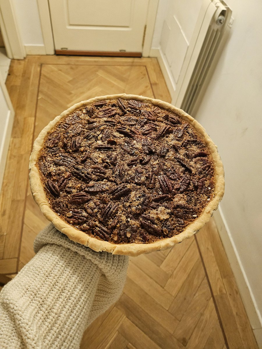 Majonotyoho's tweet image. Happy Thanksgiving! my parents made this and i made that 💁‍♀️