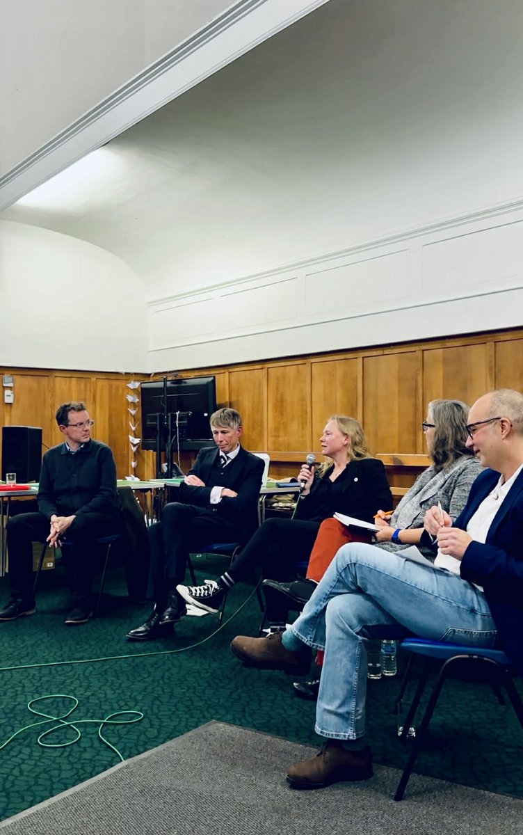 SussexPhilos's tweet image. Lots  of fun and stimulating discussion was had at SussexPhilSoc's public  event on Moral Progress last Friday in Brighton! Check out some snaps  below! And don't forget you can keep up to date with coming events here: sussex.ac.uk/.../philosophy…