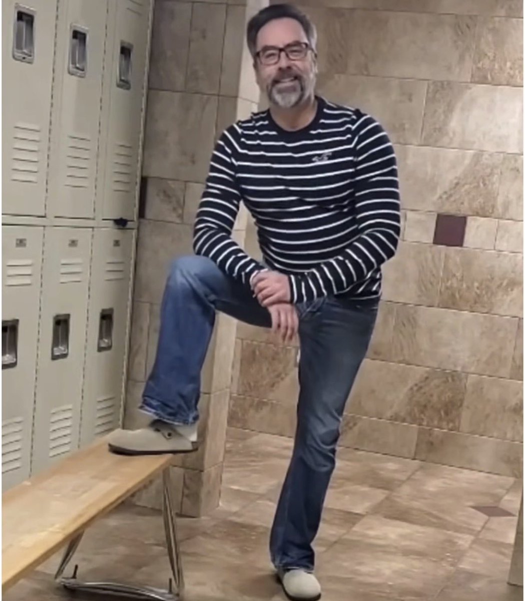 How I be approaching my cousin for a hit of the penjamin button before dinner