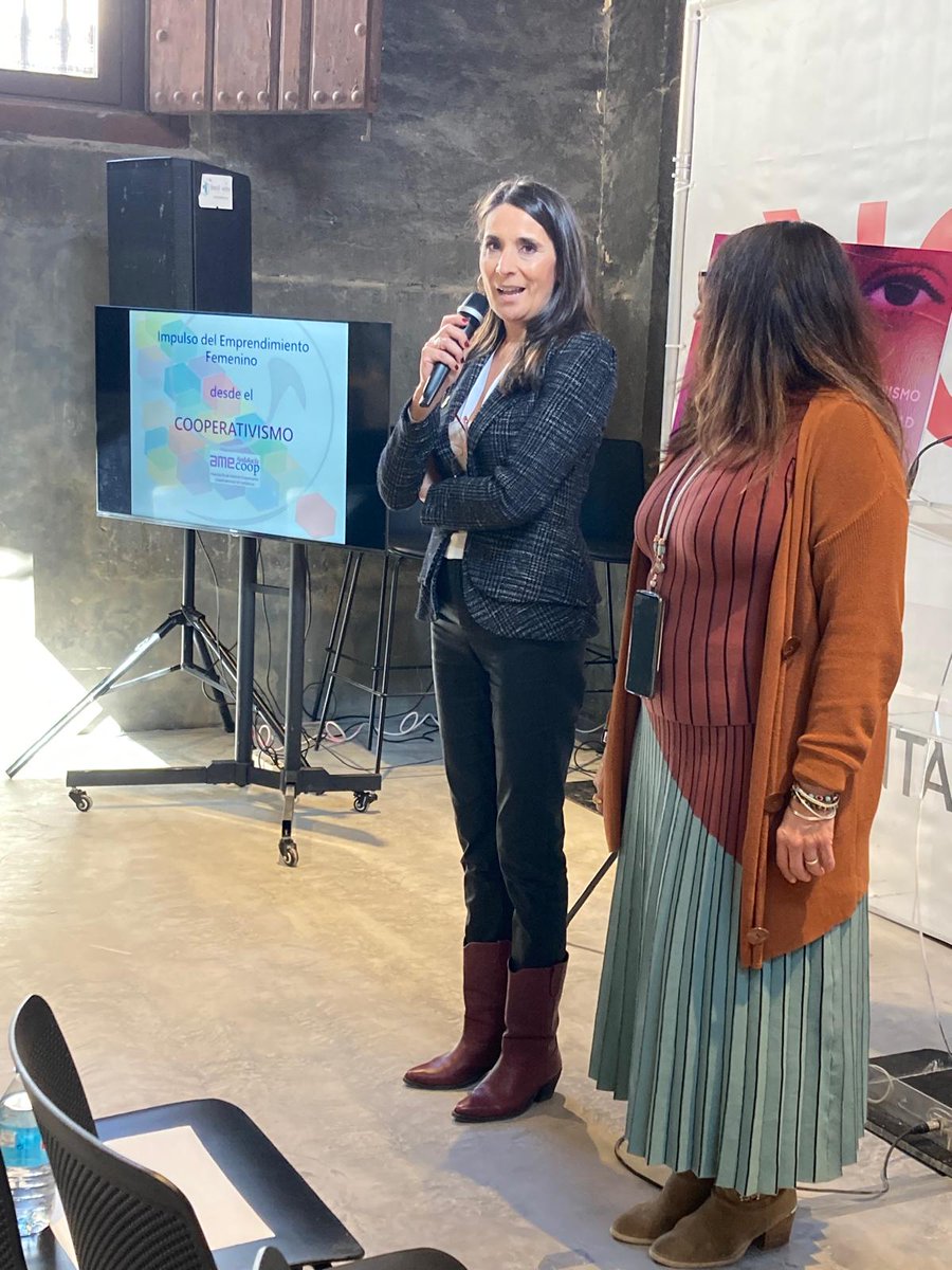 AMECOOP_'s tweet image. Sofia Kalas, coordinadora de AMECOOP Andalucía en Sevilla, participó en el programa &apos;Otoño en Igualdad&apos; 2025 del Servicio de la Mujer del Ayuntamiento de Sevilla con la ponencia &apos;Emprendimiento con rostro de mujer: empleo viable y de calidad&apos;.

#MujeresCoop #coop @Ayto_Sevilla