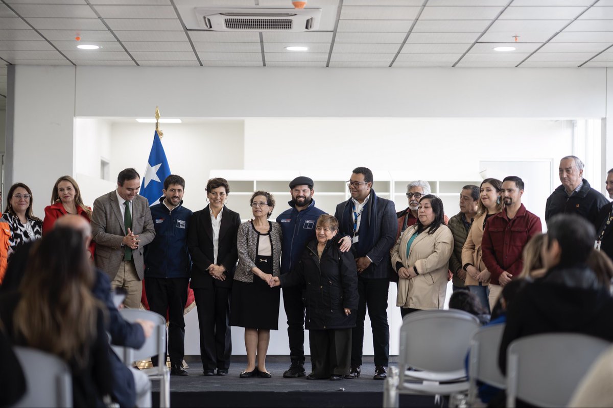 Terminamos esta gira por la Región de Magallanes celebrando el término de obras del Cesfam de la 18 de Septiembre de Punta Arenas, un edificio que está a la altura de las necesidades de vecinos y vecinas. 

Son 3200 m2 que contemplan box de atención, farmacia, espacio para salud