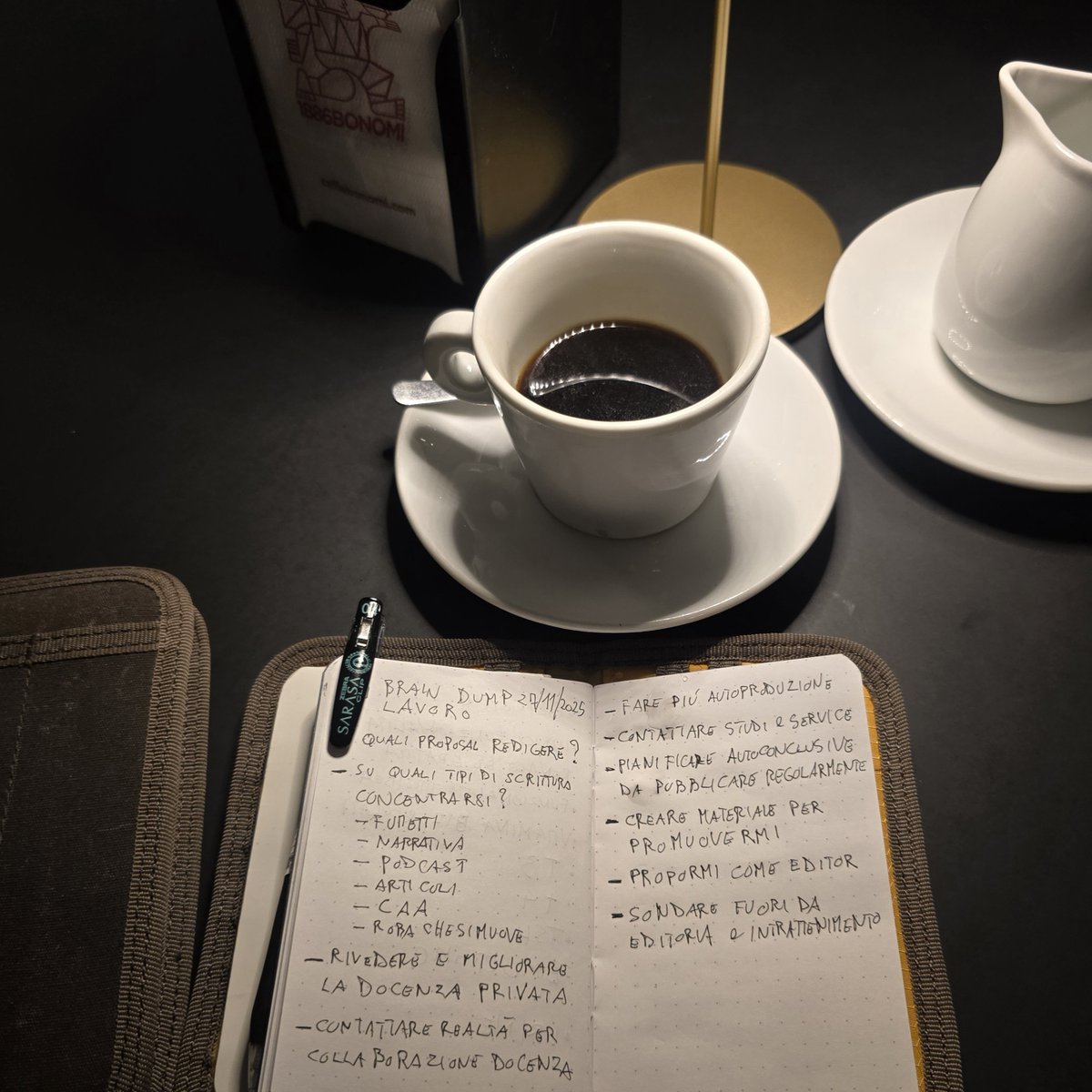 Baphomouse's tweet image. &quot;Raccogli le idee per eliminare il brusio di fondo.&quot;
Gli appunti sono buoni solo se portano a qualcosa.