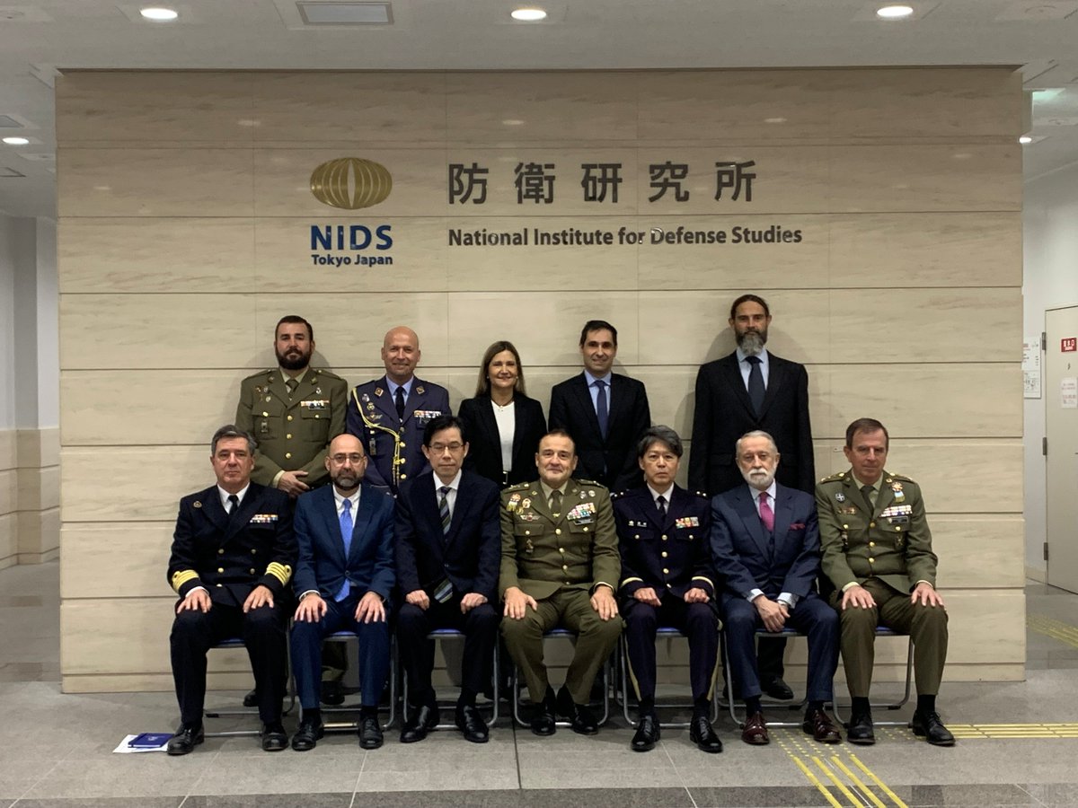 #ActividadesIEEE #Japón
Esta tarde la delegación del <a href="/ieee_es/">IEEE</a>  ha visitado el National Institute for Defense Studies <a href="/Nids1952/">防衛省防衛研究所</a> (NIDS) en Tokio.

Analistas de ambas instituciones debatieron sobre la visión de amenazas y riesgos que afrontan hoy Japón y España, desde la