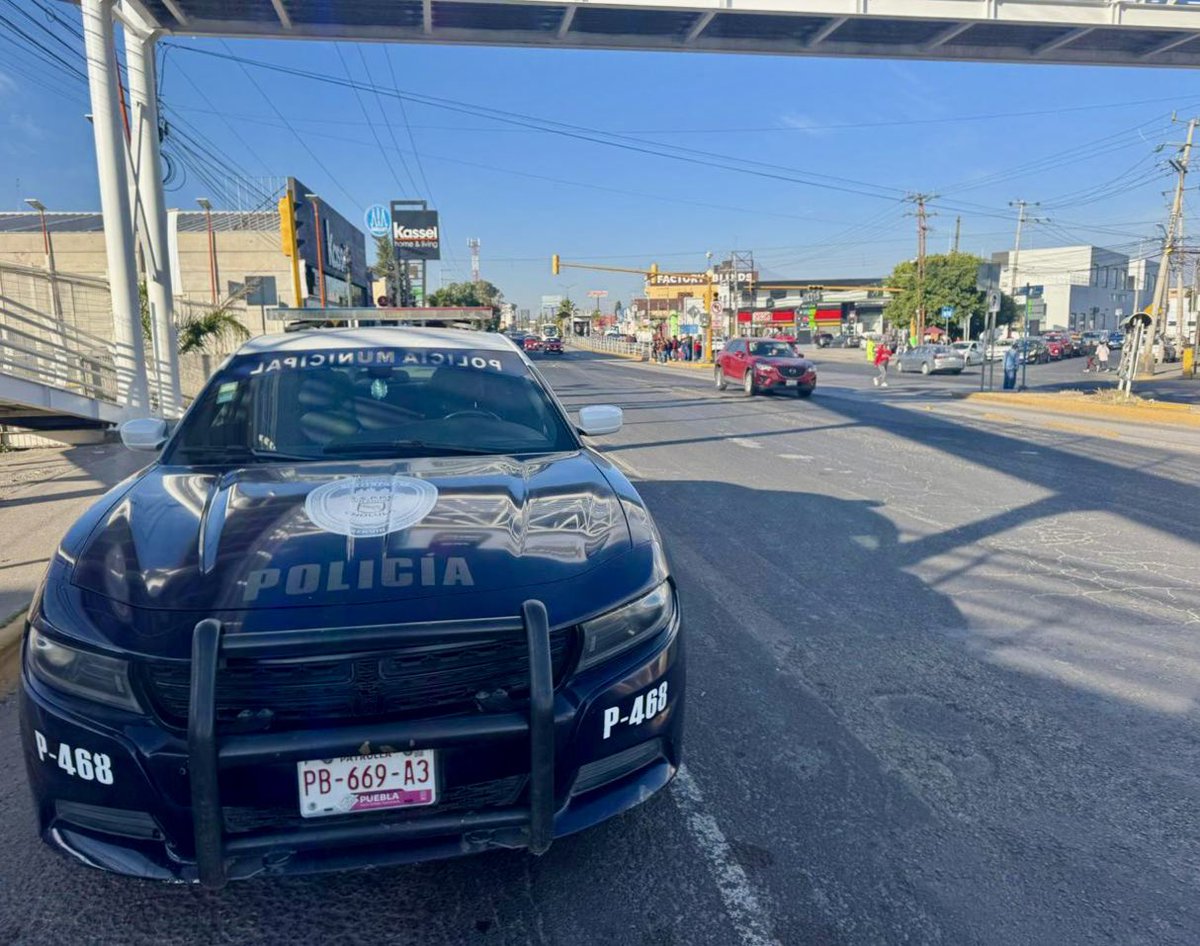 SSPPCSnAndresCH's tweet image. En la #SSPPC, trabajamos por un #SanAndrésCholula más seguro para todas y todos.

Como parte del #OperativoBarrido, reforzamos la vigilancia sobre la carretera federal Puebla–Atlixco con patrullajes constantes y presencia preventiva. 

#ContigoConstruimosSeguridad🤝🏻