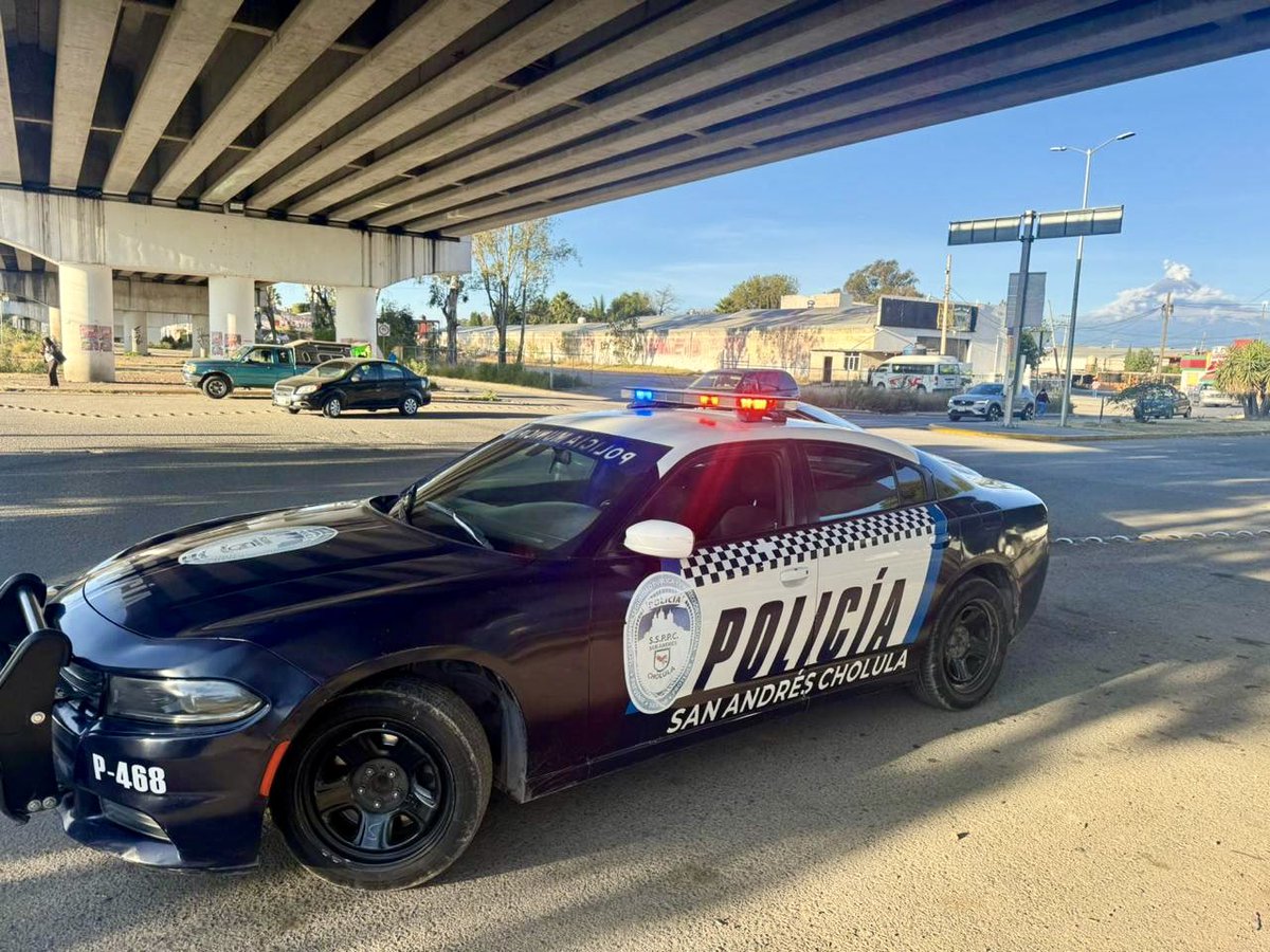 SSPPCSnAndresCH's tweet image. En la #SSPPC, trabajamos por un #SanAndrésCholula más seguro para todas y todos.

Como parte del #OperativoBarrido, reforzamos la vigilancia sobre la carretera federal Puebla–Atlixco con patrullajes constantes y presencia preventiva. 

#ContigoConstruimosSeguridad🤝🏻