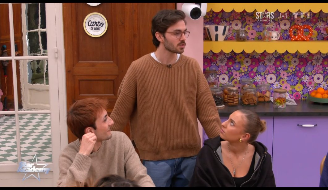 NewsTVReal's tweet image. Parfois, les invités au château, sont moins connus que les élèves. #StarAcademy #StarAcademyLeLive