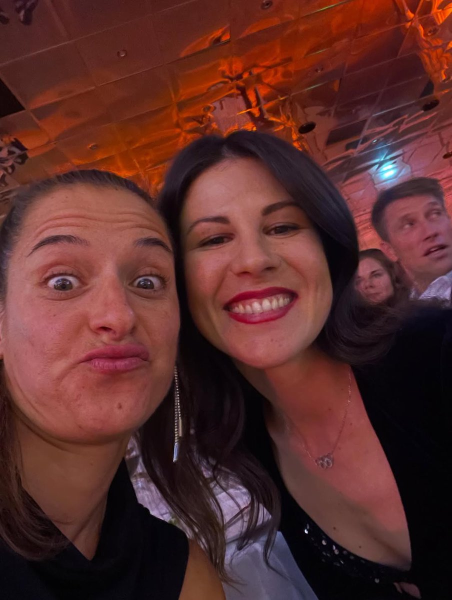 Barbara Guarischi, Elena Cecchini, 🔎 Lotte Kopecky and Axel Merckx at the Beking 2025 charity gala in Monaco last Sunday

(via trevisi_anna/IG)