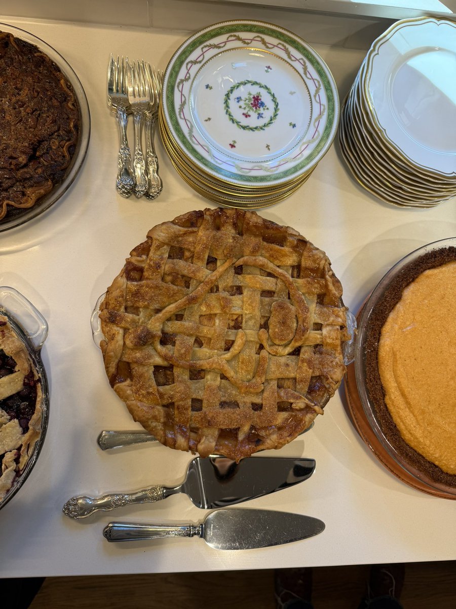 camsauce123's tweet photo. 🥧 @esnupicore https://t.co/nUzLp1WvcG