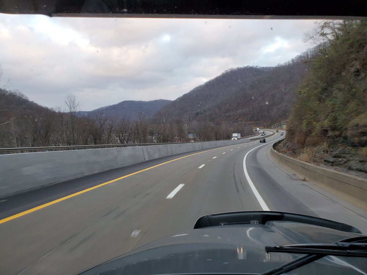 Middle Lane Marco tweet media