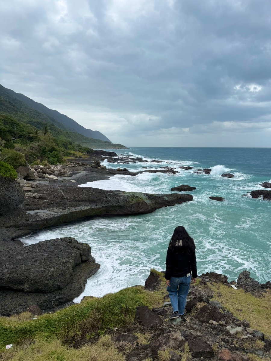 Gm and happy Thanksgiving ❤️
I’m grateful for this life, for the chance to create, and for the artists and collectors who make this space feel alive.
I’ve been driving along Taiwan’s coastal roads the past few days and now off to Fuzhou to see family.

Can’t wait to share more 🌊