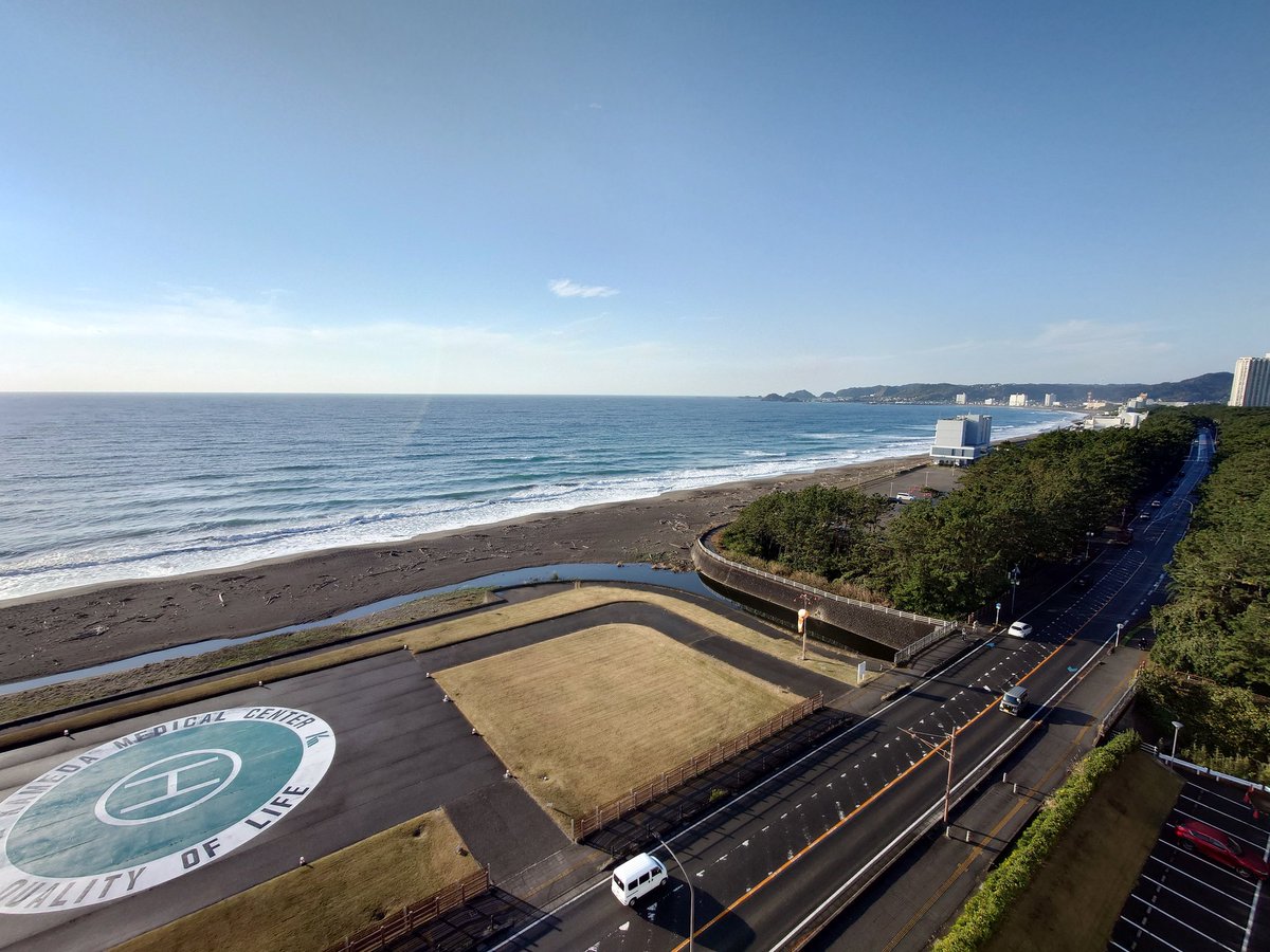 おはようございます⛅️
昨日は雷がすごかったですね。本日20度越えのわりとあたたかい一日になりそうです。食品などを放置しないようご注意くださいね!!
＃イマウミ　＃イマソラ