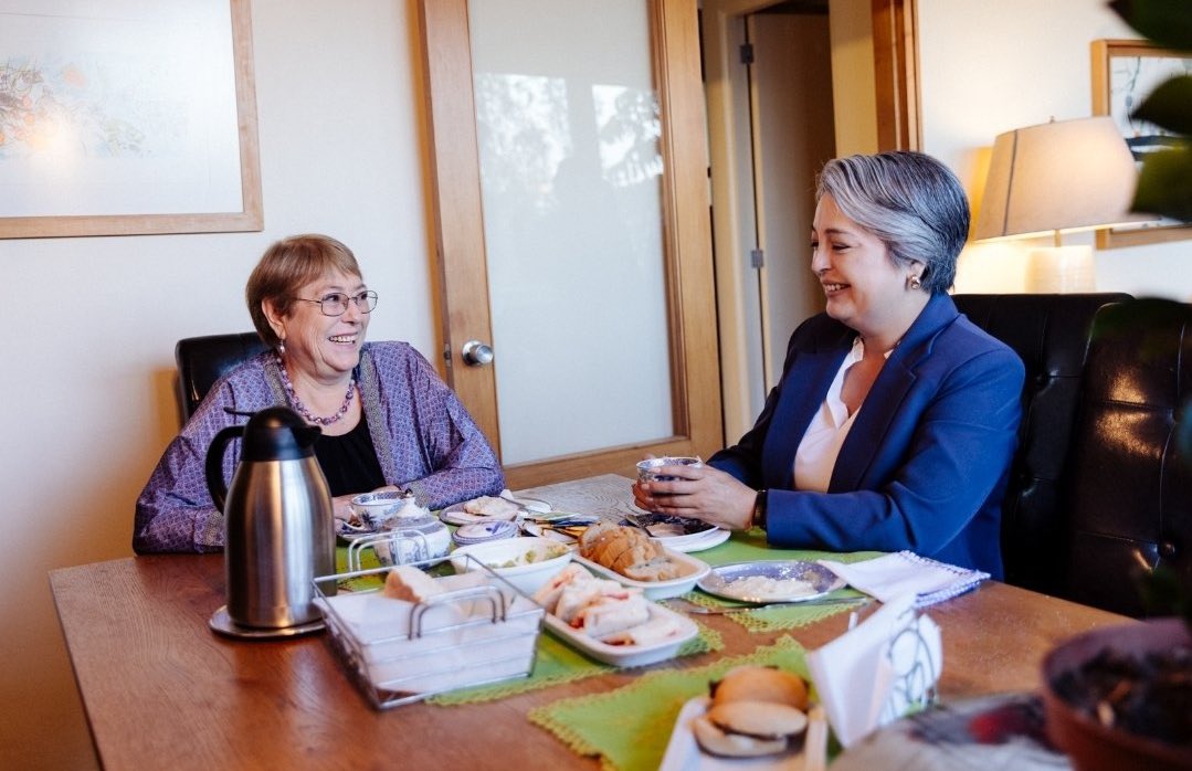 mientras tanto michelle bachelet hoy: las regias con las regias