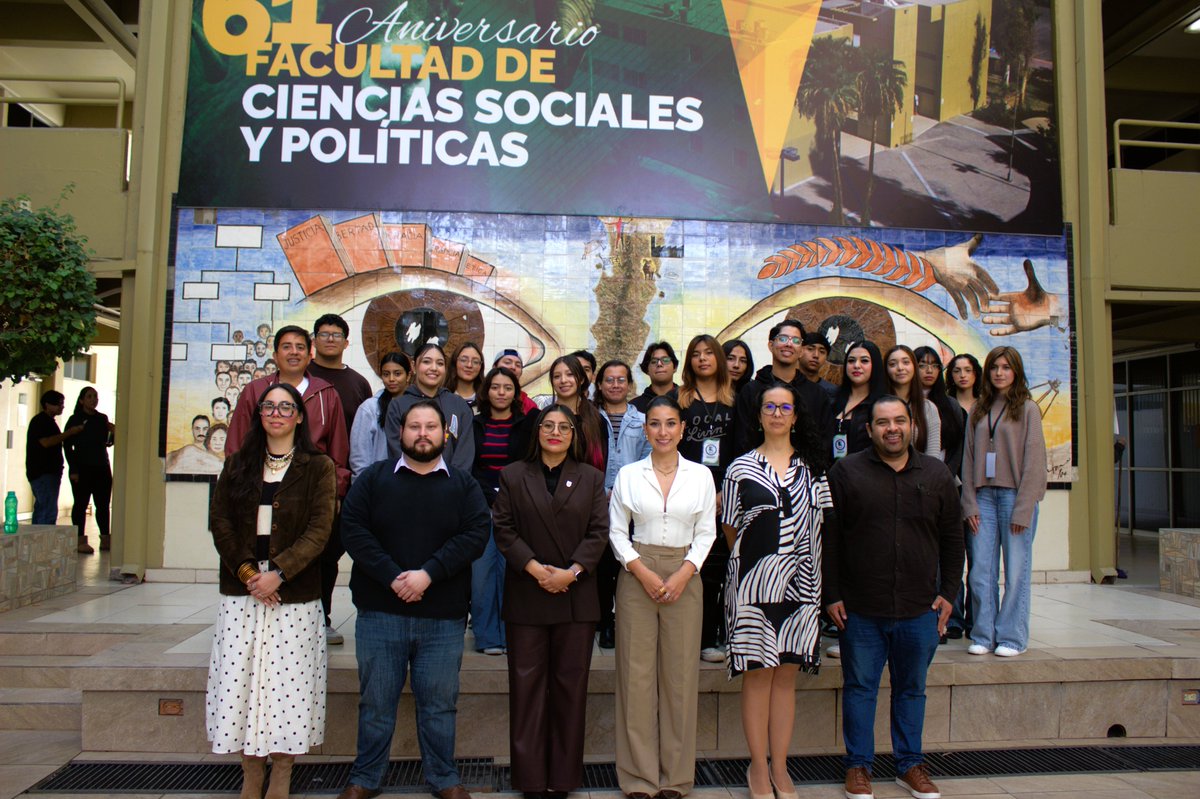 FCSyP_UABC's tweet photo. Se realizó con éxito el Curso–Taller “Liderar desde los valores: jóvenes que transforman la democracia” 
Como parte de la Gira de la Democracia. La @kasmexiko, llevó a cabo este importante espacio formativo en la Facultad de Ciencias Sociales y Políticas #SomosSocialesyPolíticas https://t.co/QMyDIi8B28