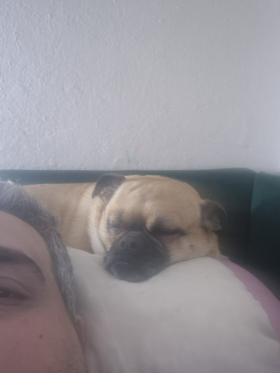 Јас ќе ти дишам во уво ти гледај нфл