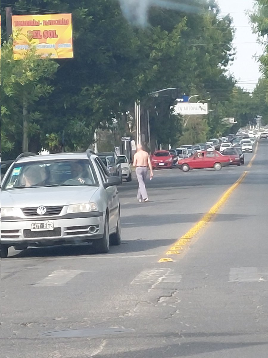 dani_papu_'s tweet image. me crucé al tio gilipollas