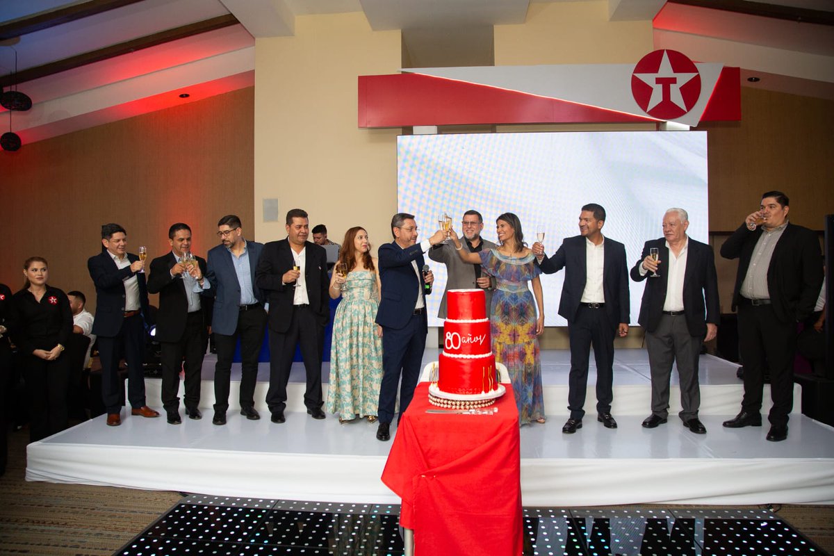 DeHondurasHN's tweet image. MUNDO EMPRESARIAL: Texaco Honduras , la evolución de una estrella. 80 años impulsando la energía de los hondureños.

Visita nuestro sitio web: 🌐url-shortener.me/RLM