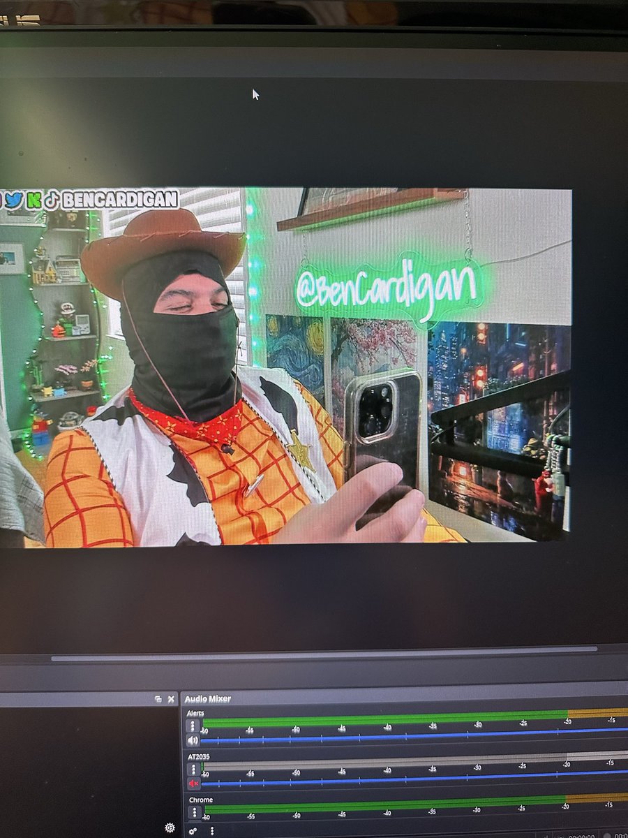 BenCardigan's tweet image. Party in the USA or whatever - twitch.tv/bencardigan