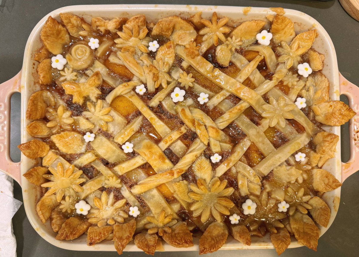 anarkeeVT's tweet image. made my grandma’s peach cobbler 🍑