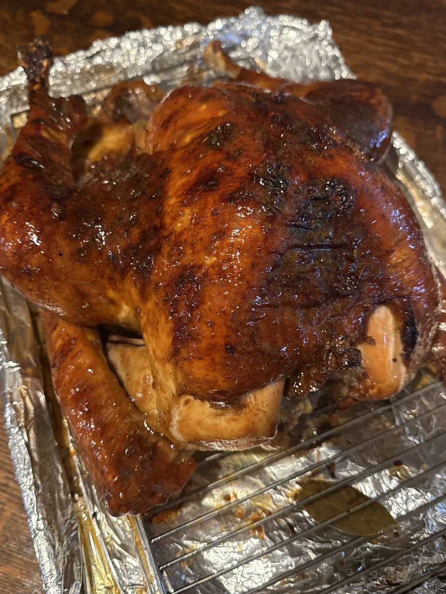 FriskyBeast tweet media