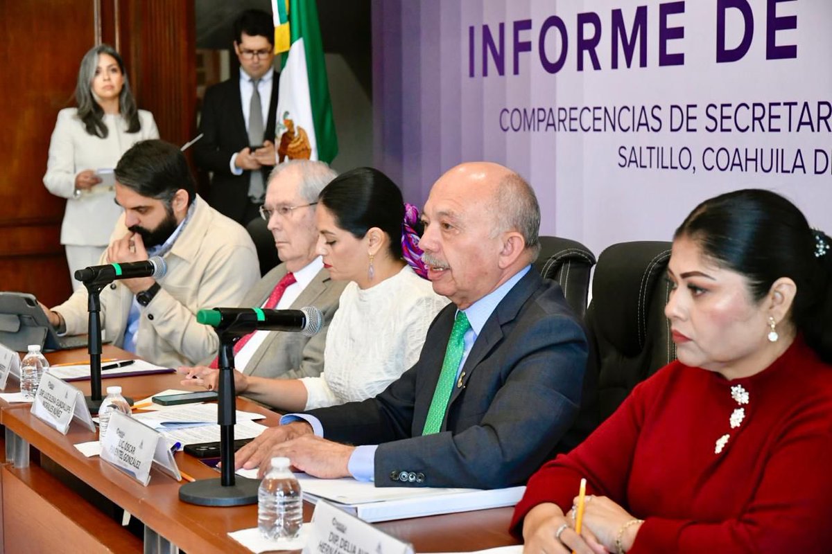 SegobCoahuila's tweet image. En el marco del Segundo Informe Ciudadano del Gobernador @manolojim, el Secretario de Gobierno @oscarpime compareció ante el @CongresodeCoah para hacer glosa de las acciones y resultados de la @SegobCoahuila durante este año de trabajo.