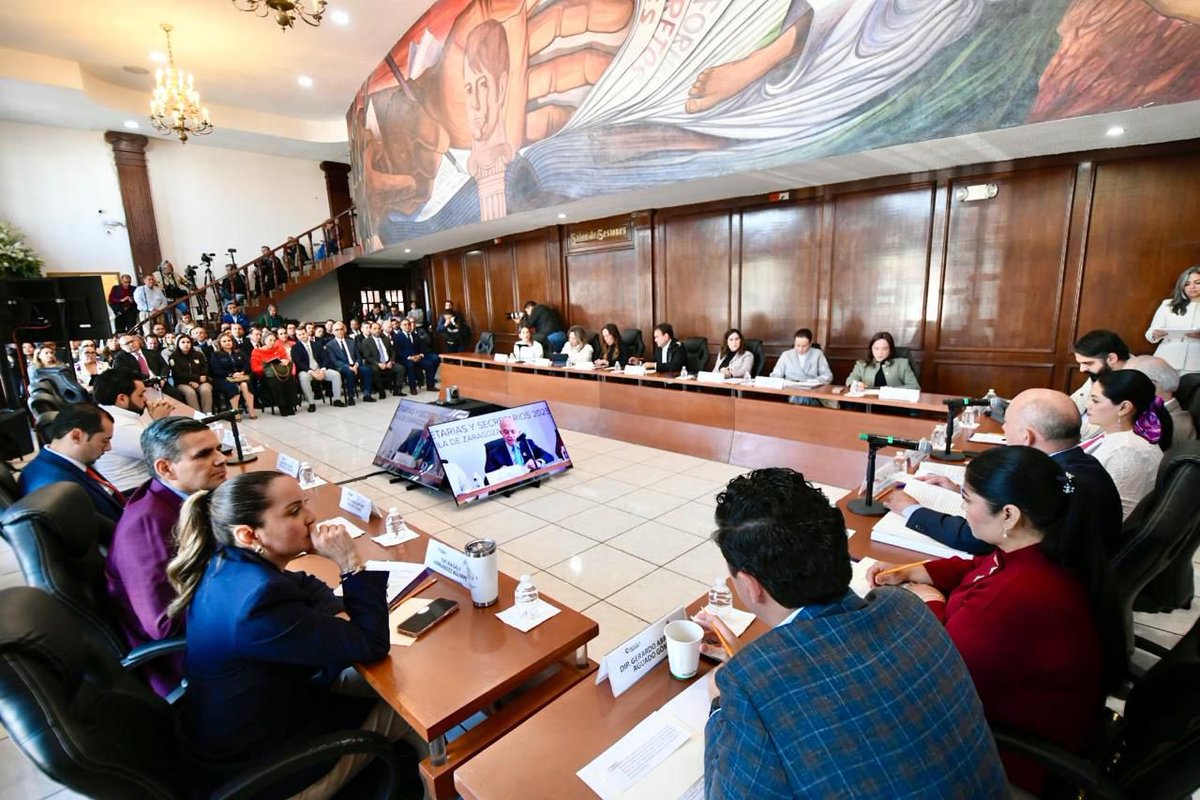 SegobCoahuila's tweet image. En el marco del Segundo Informe Ciudadano del Gobernador @manolojim, el Secretario de Gobierno @oscarpime compareció ante el @CongresodeCoah para hacer glosa de las acciones y resultados de la @SegobCoahuila durante este año de trabajo.