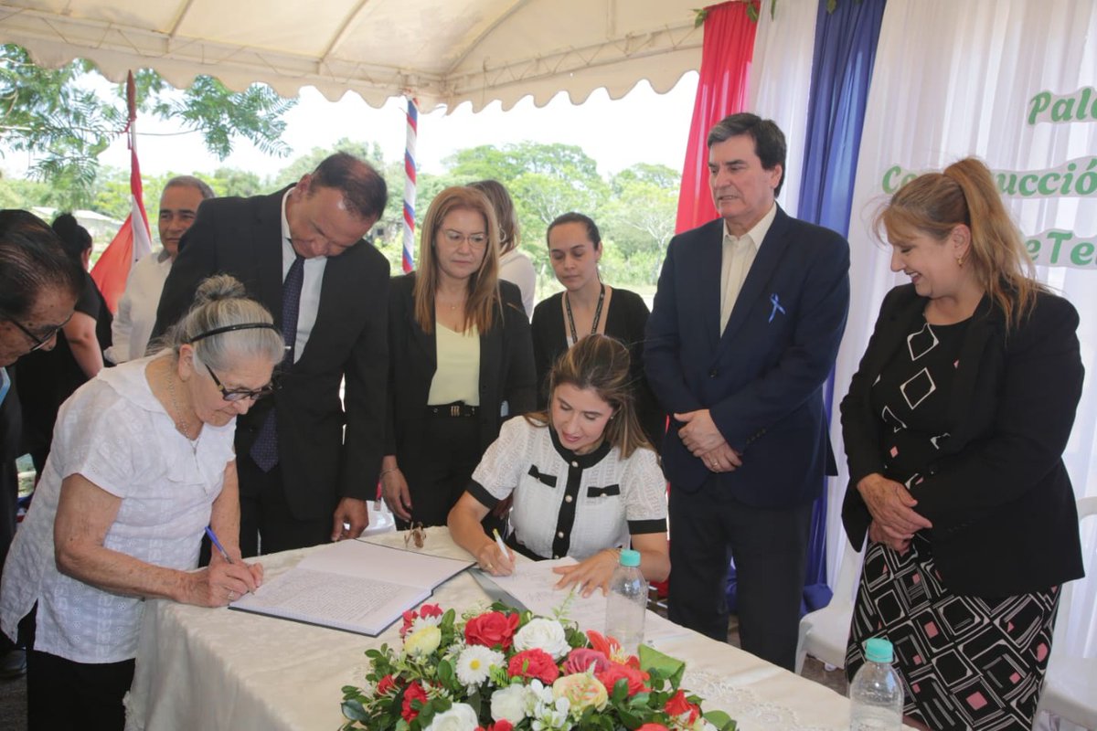 PoderJudicialPY's tweet image. 🔴Los Ministros Superintendentes de la Circunscripción Judicial de Paraguarí, Dres. Gustavo Santander y Víctor Ríos Ojeda, encabezaron este jueves 27 de noviembre el acto de palada inicial para la construcción de la futura sede del Juzgado de Paz de Tebicuary-mí, obra que…