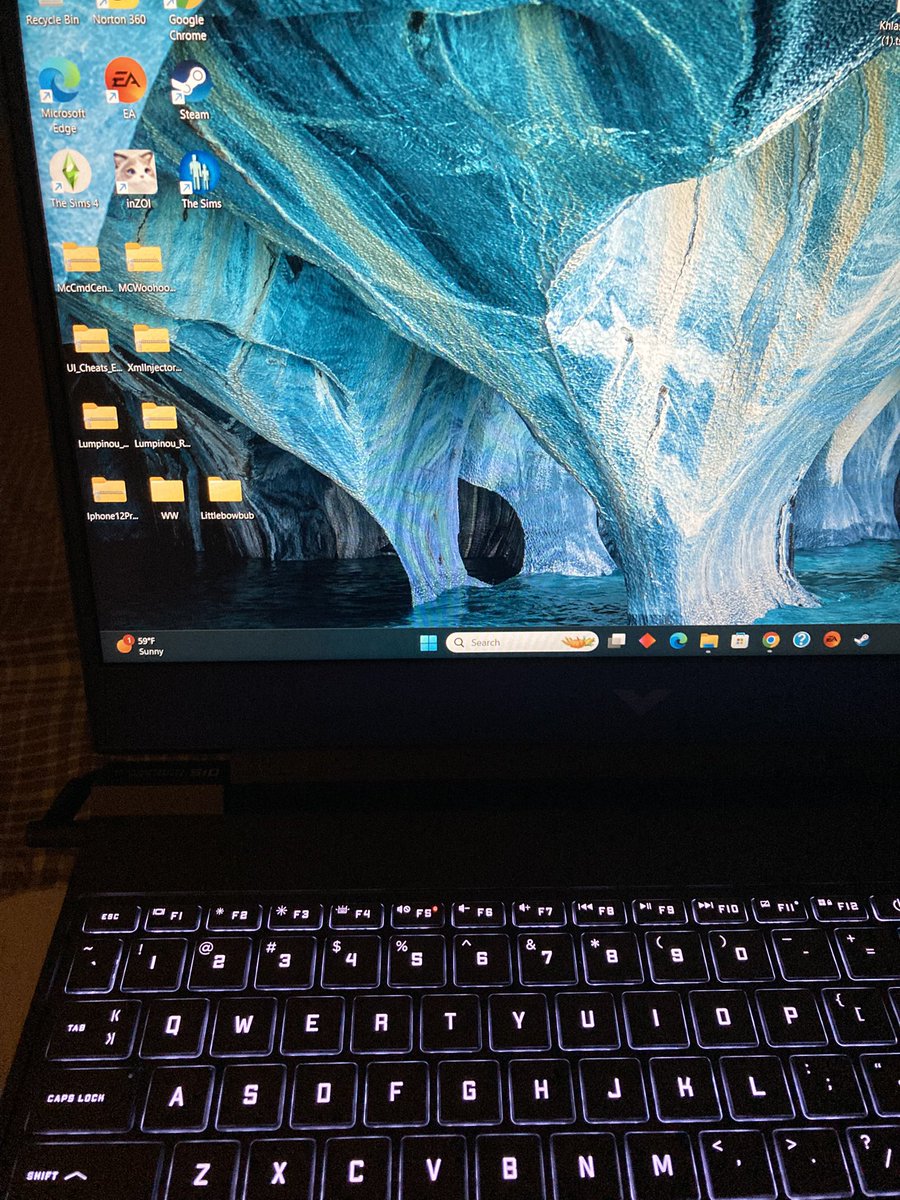 simmer_cgb4him's tweet image. Just bought a brand new gaming laptop, courtesy of my late mother’s estate. She would be so happy for me💕So excited! Installed some of my gaming so far. Now just continuing the daunting task of mods and CC..,fun fun fun lol