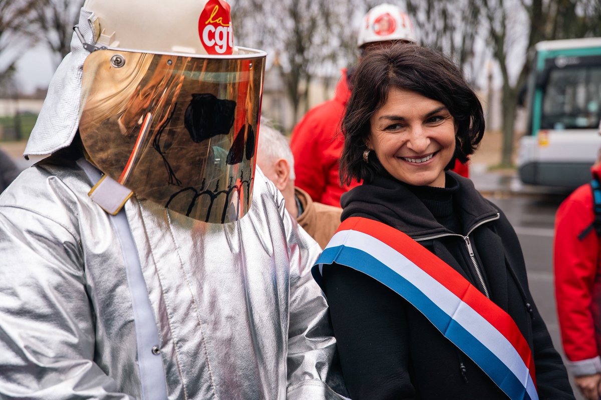 S_Legrain's tweet photo. ✊Victoire : Arcelor Mittal nationalisé !   

😡Mais l’obstruction du RN aura privé les Français•es de :
- la défiscalisation des pensions alimentaires
- la gratuité des parkings d’hôpitaux
- la fin de la CSG des apprentis
- l’abrogation de la retraite à 64 ans  
#ChangerLaVie https://t.co/L3pdj11aTz