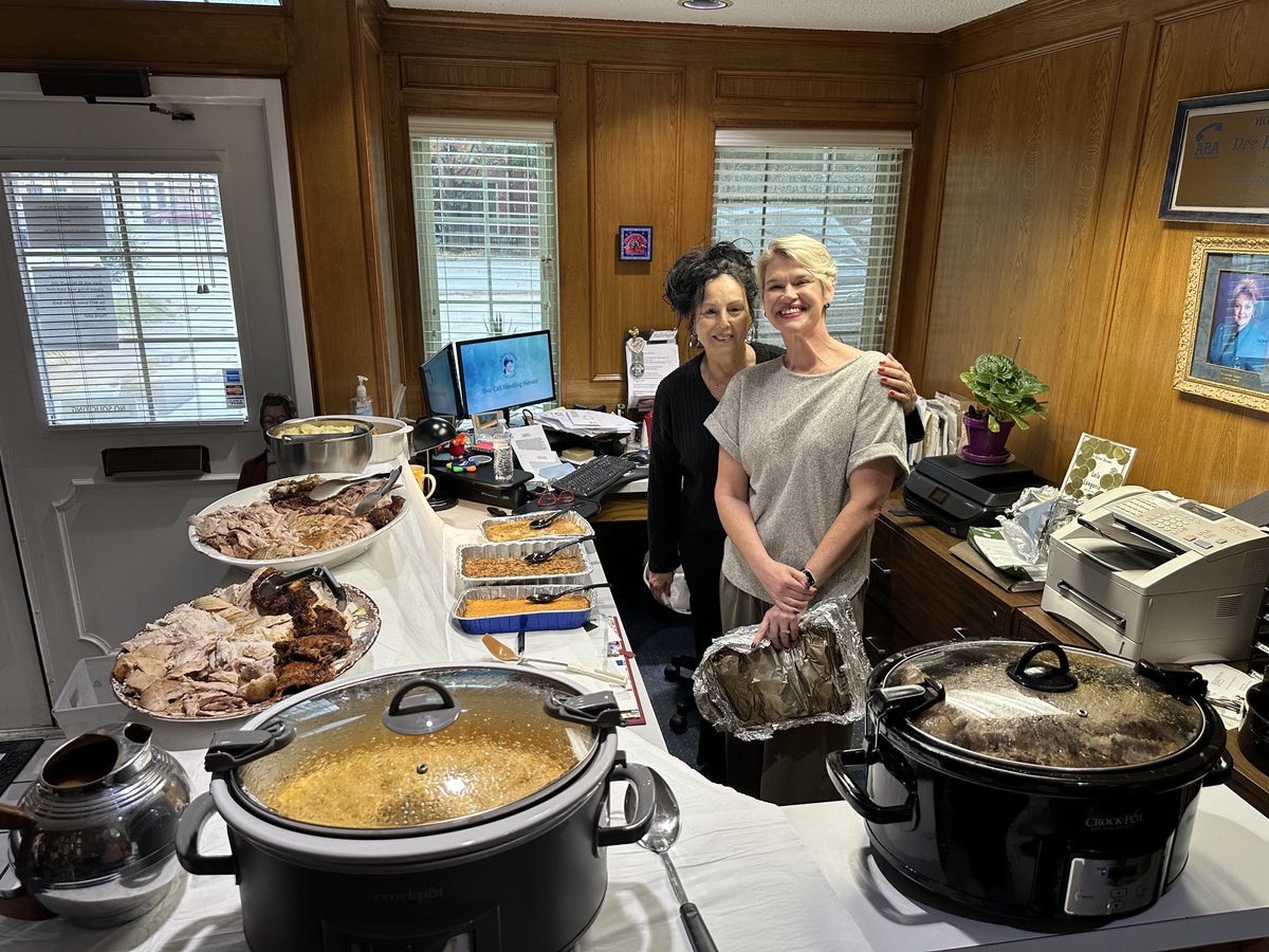 ABetterAnswer's tweet photo. From our ABA family to yours, we hope you have a wonderful turkey day! Happy Thanksgiving from A Better Answer! https://t.co/4LuxXhSoxx