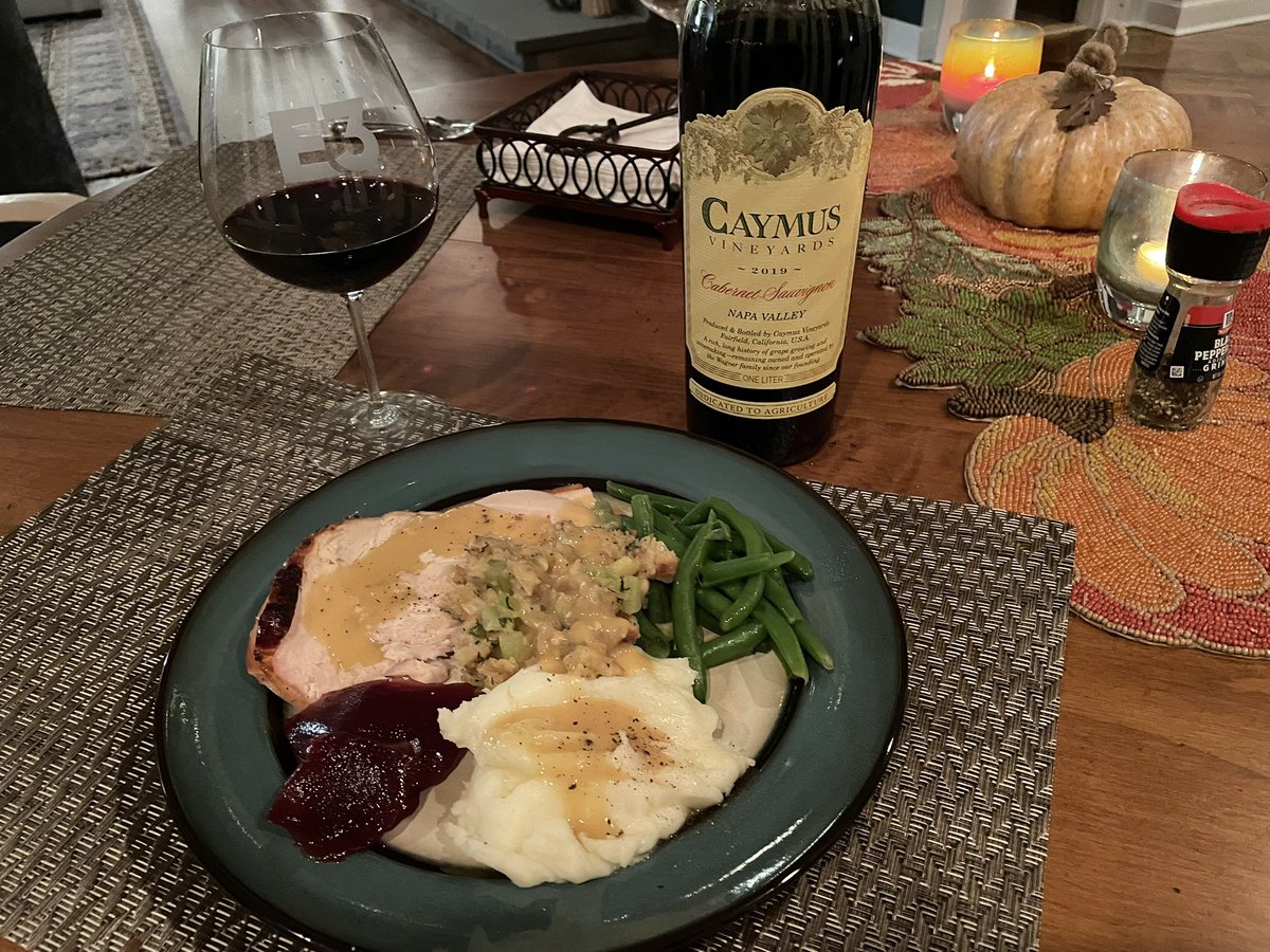 Reggie's tweet image. Happy Thanksgiving to all those who celebrate!