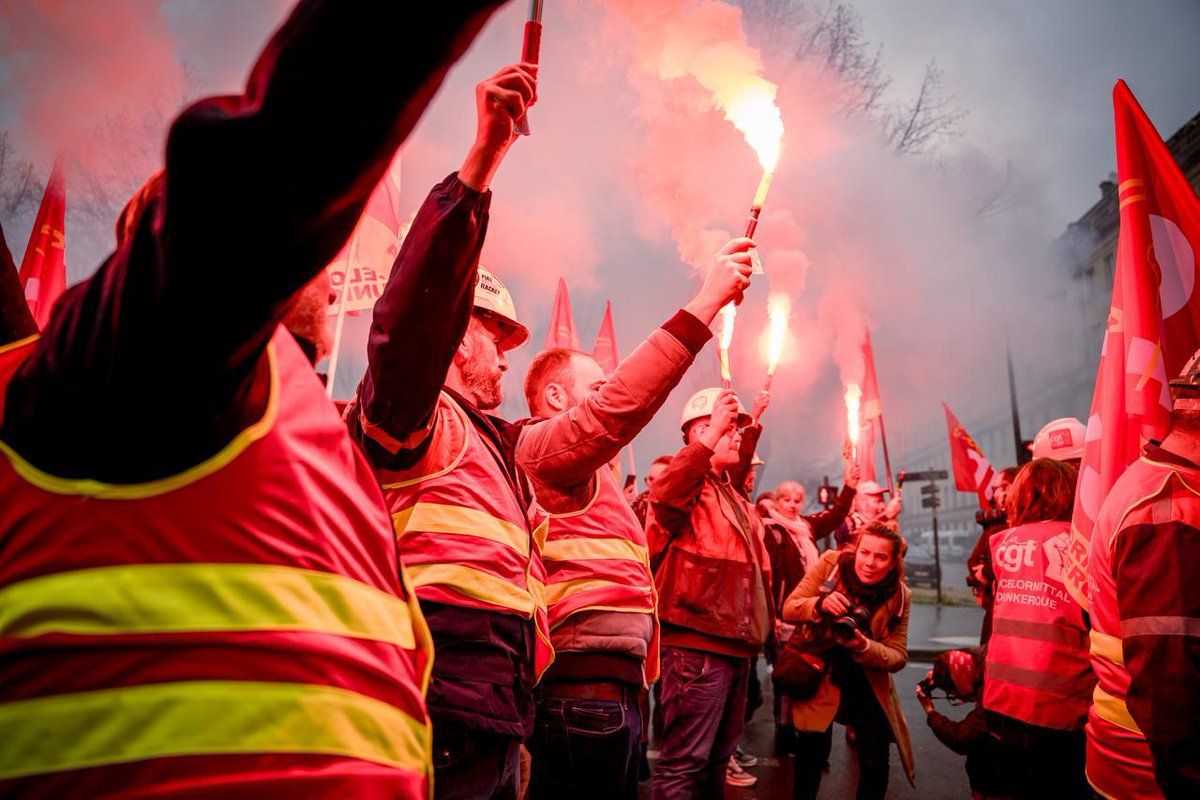 Et de 3 ! Après deux victoires déjà obtenues, nous avons remporté une bataille essentielle : la nationalisation d’ArcelorMittal. Une victoire pour les travailleurs et travailleuses, qui se sont battus sans relâche.
👉 L’emploi, l’industrie et l’écologie passent avant les profits!