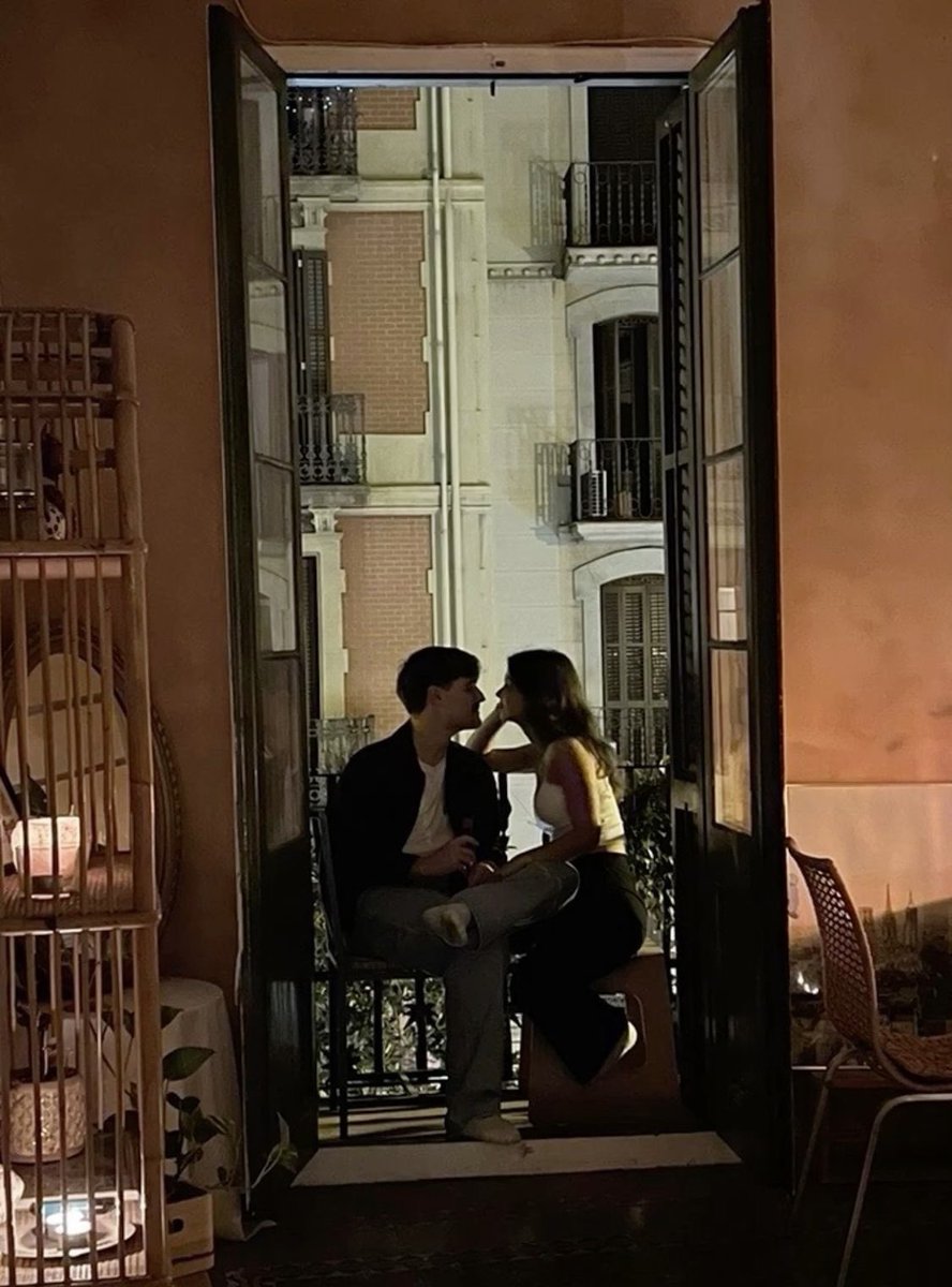 couplsgoal's tweet image. night talks