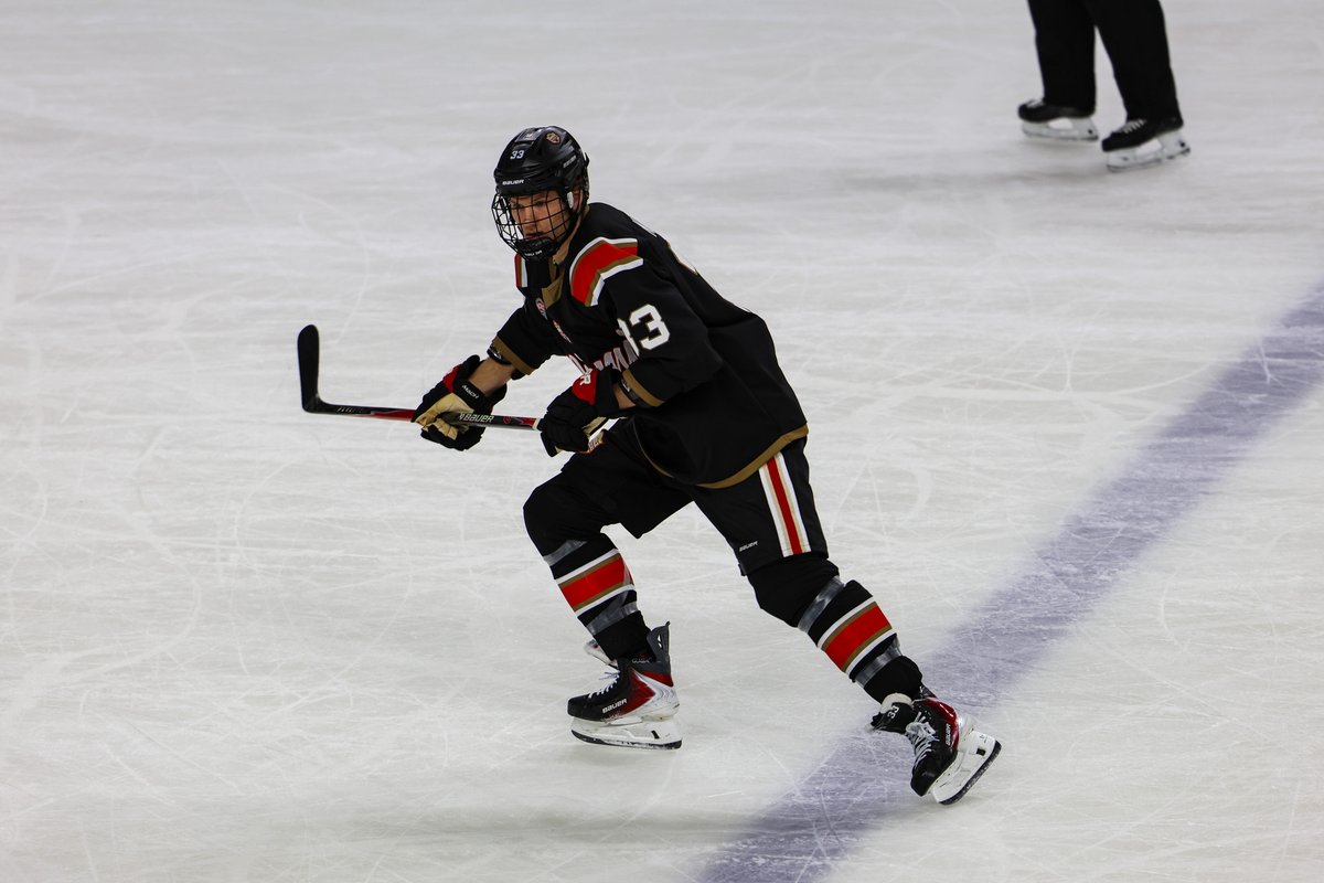Ilia Morozov, Casper Nassen and head coach Anthony Noreen met with the media in Belfast today to preview the upcoming games!

🔗 miamiredhawks.com/news/2025/11/2…

#RiseUpRedHawks