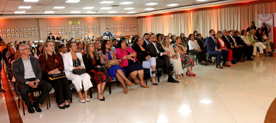 PoderJudicialPY's tweet image. 🔴Con el lema “Mujeres en la Justicia”, la Vicepresidenta 1era de la Corte Suprema de Justicia, Dra. Carolina Llanes, junto con los Ministros, Dres. Alberto Martínez Simón y Luis M. Benítez Riera; el embajador del Reino de España en Paraguay, Javier Parrondo Babarro, y la titular…