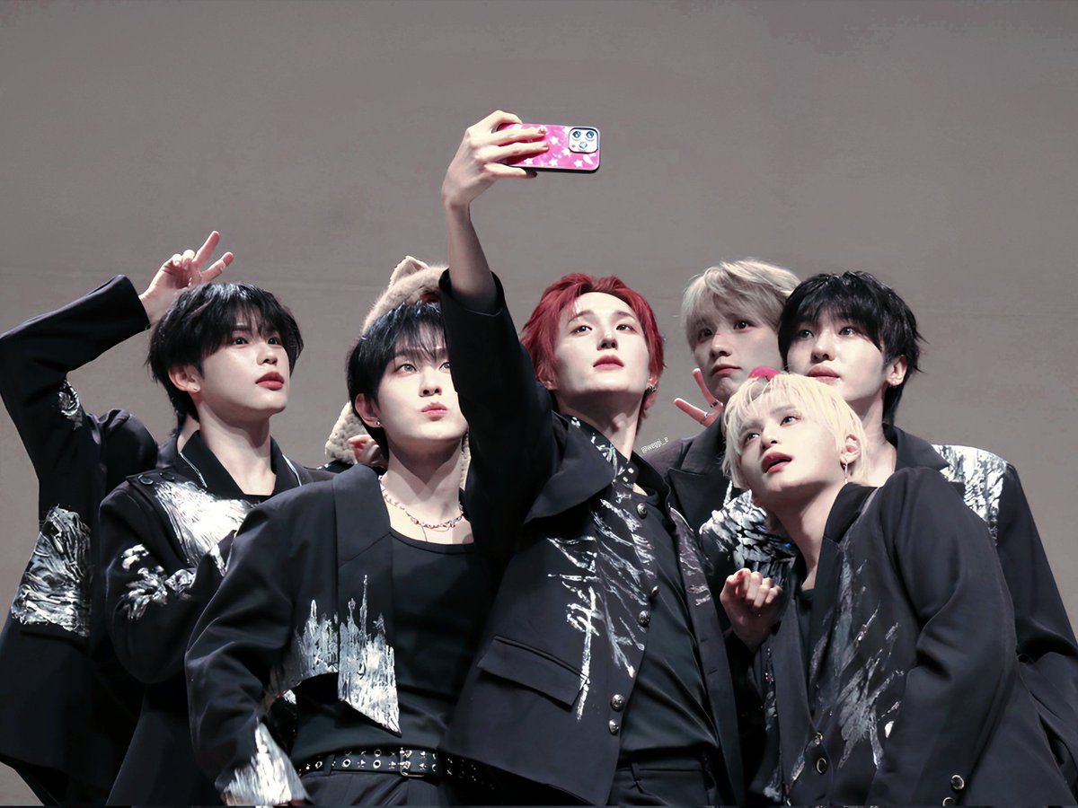 251123 팬플리 단체사진타임📸
#XODIAC #소디엑