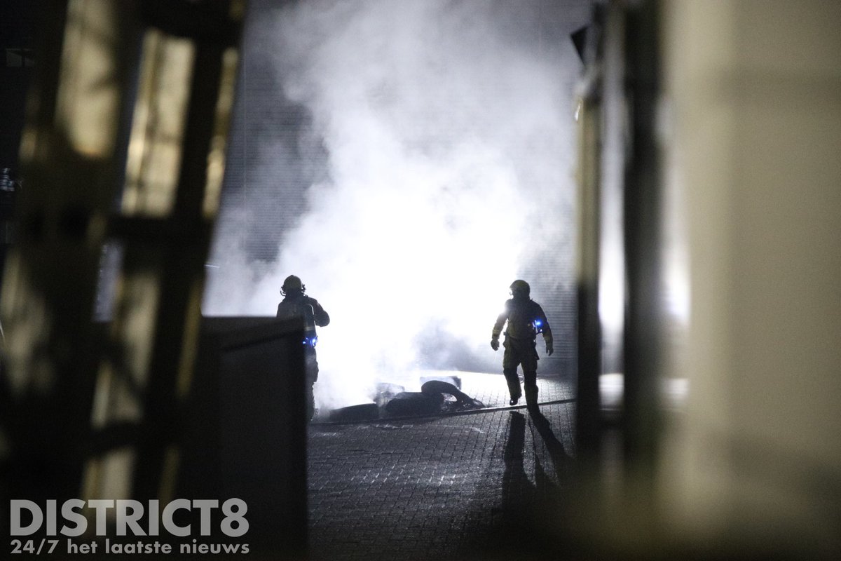 Brand bij autobanden op Kerketuinenweg in Den Haag