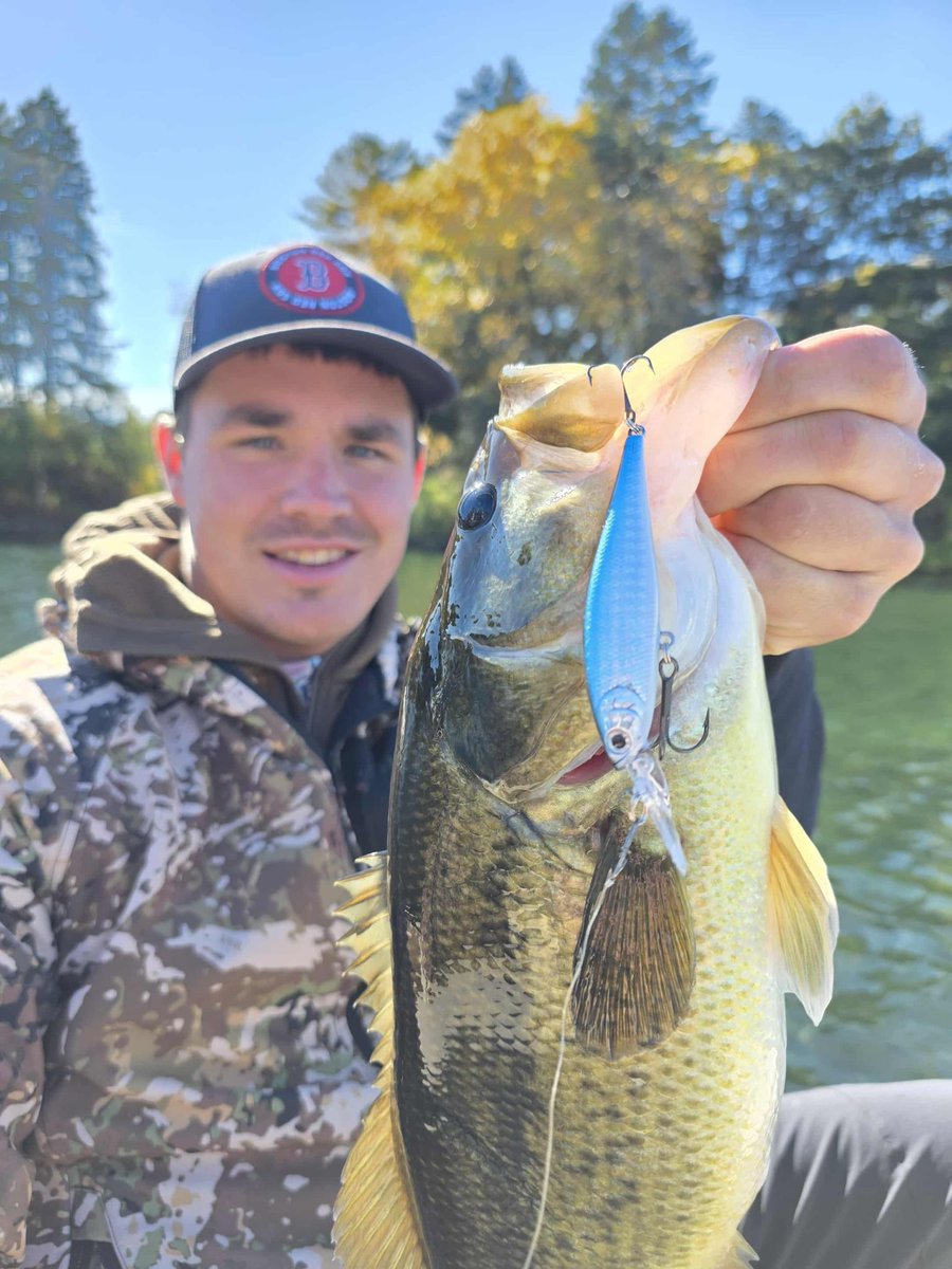 “The Pointer 78 continues to be my best bait. This bait worked quickly was key to getting some big bites!”-Ryan Hoover #Pointer78 #LensAuroraBlack #LuckyCraft #LuckyCraftUSA