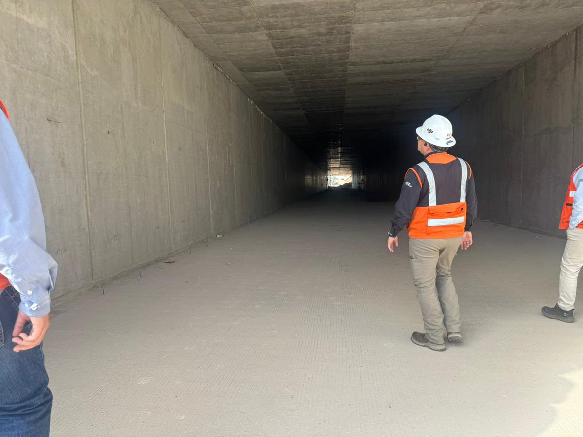 tonoastiazaran's tweet image. ¡Ya se ve la luz al final del túnel!

El Paso a Desnivel Colosio–Solidaridad avanza casi al 80%.
Cada día más cerca de transformar la movilidad en Hermosillo. 💪🏼