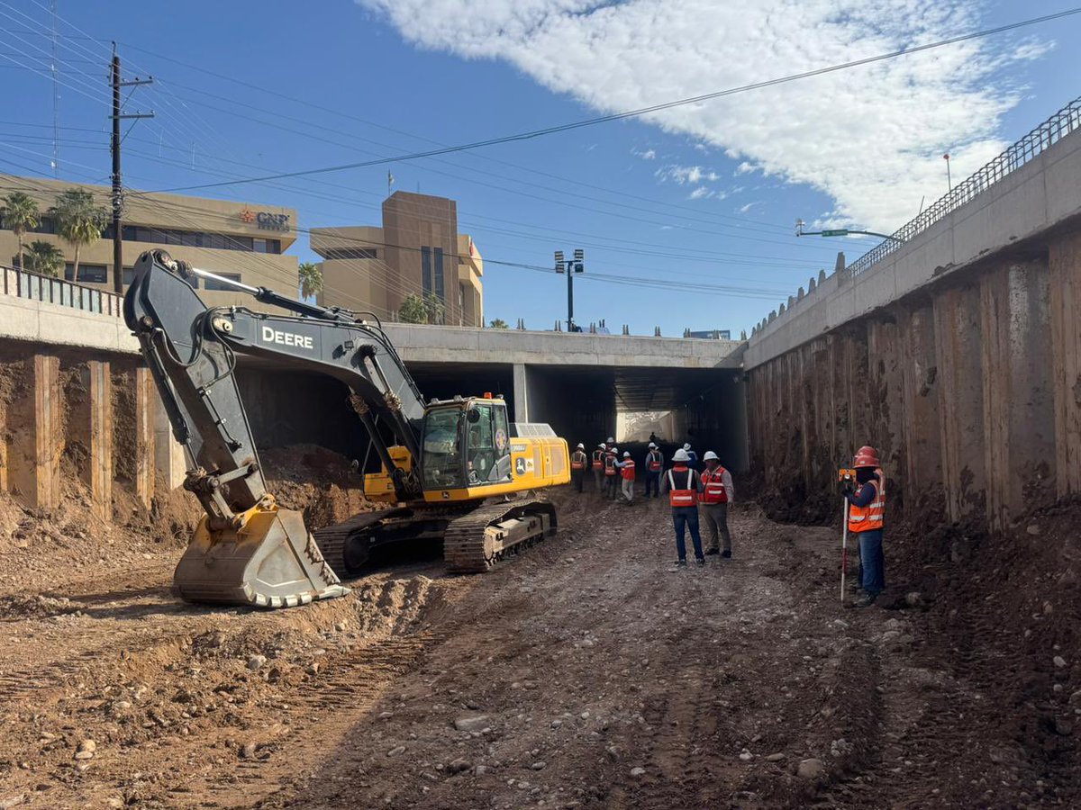 tonoastiazaran's tweet image. ¡Ya se ve la luz al final del túnel!

El Paso a Desnivel Colosio–Solidaridad avanza casi al 80%.
Cada día más cerca de transformar la movilidad en Hermosillo. 💪🏼