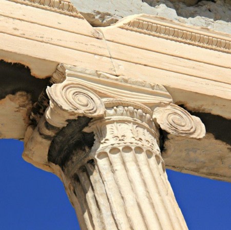 CompassandFork's tweet image. Your Survival Guide to the Parthenon in Athens bit.ly/2si54XD #travel #greece #parthenon