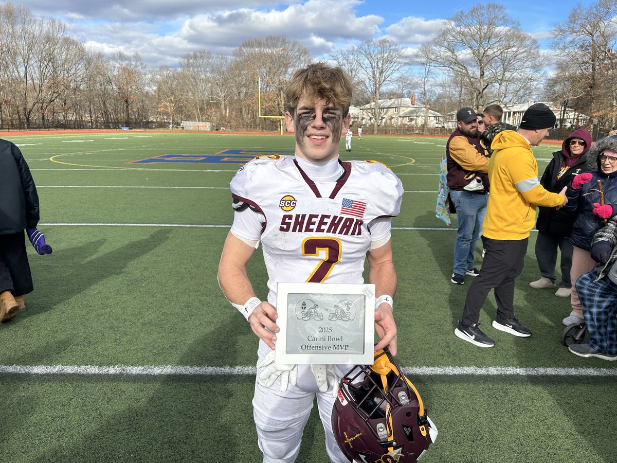 TonyTerzi's tweet image. 53rd Carini Bowl

Sheehan 42
Lyman Hall 0

Titans have won 13 straight CB’s

Offensive MVP
RB Josh Durant
17/157, 3 TD’s

Defensive MVP
DE Richard Van Dyke
4 sacks

NEXT:
Class S Quarterfinals 
(5) Sheehan (8-2)
vs 
(4) North Branford (9-1)
Tuesday, Dec. 2

#cthsfb