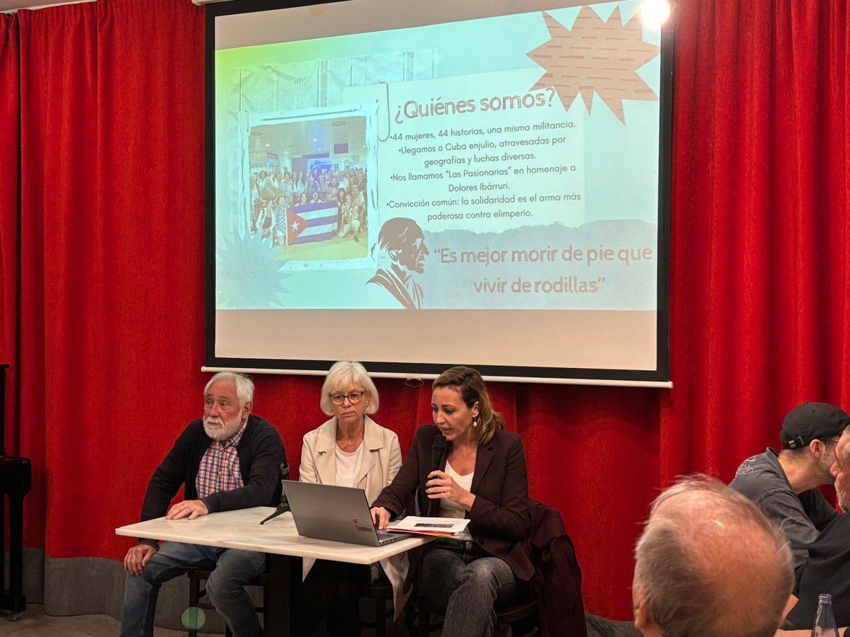 iuxixon's tweet image. 📷🇨🇺 Conociendo la experiencia de nuestras compañeras Delia Campomanes (@Delcais) y Concha Masa, como participantes de la brigada de solidaridad con Cuba promovida por el Movimiento Democrático de Mujeres.

☕️ 📍 El Café de Macondo