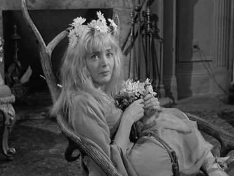 guzmansgomez's tweet image. i can’t believe they’re calling her out of all characters a goth girl